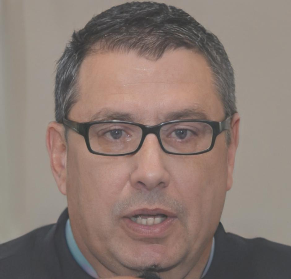 Porträt von Lukas Österle, Kundenberater